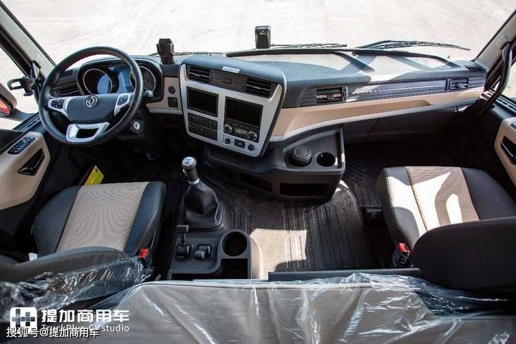 东风大货车驾驶室_东风货车驾驶室内部图解_东风小卡货车的驾驶室设计有哪些人性化特点？