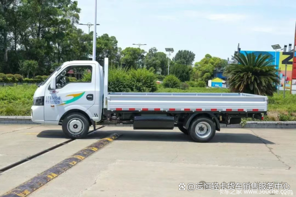 东风小卡货车途逸T5：城市物流的智能新选择(图2)