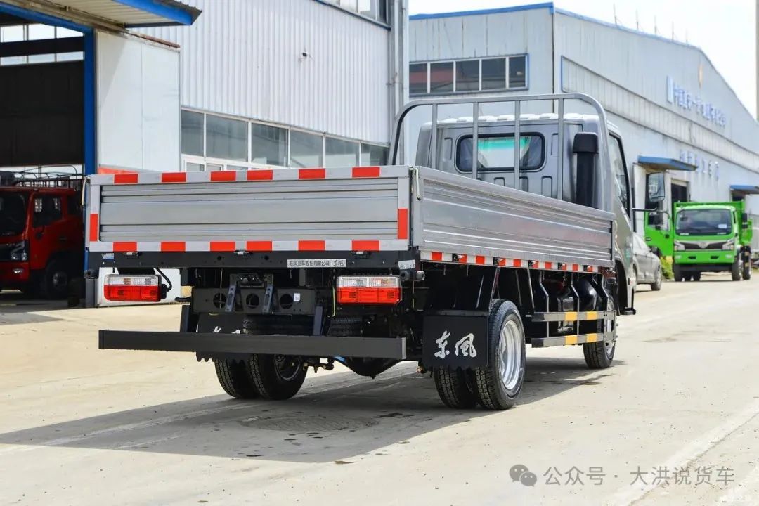 东风福瑞卡 福小瑞M5 116马力 4.1米单排栏板微卡(国六)(EQ1040S2EDF)外观