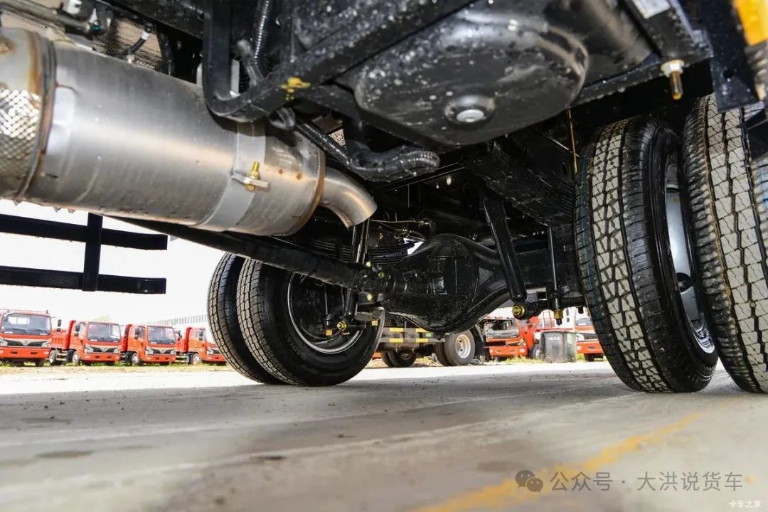 东风福瑞卡 福小瑞M5 116马力 4.1米单排栏板微卡(国六)(EQ1040S2EDF)底盘