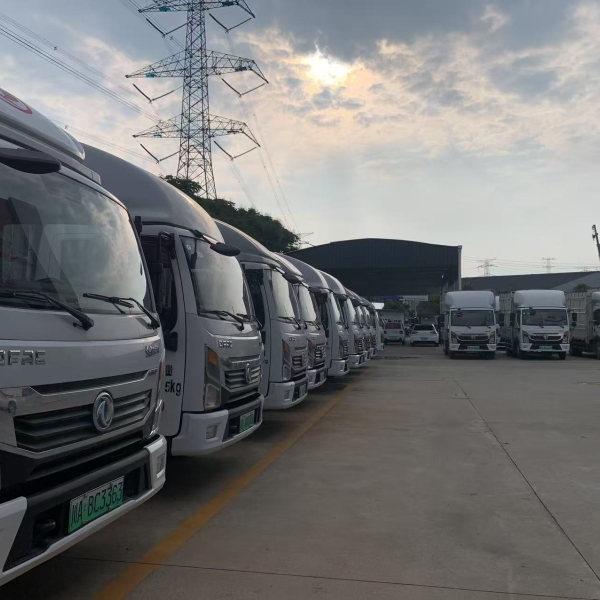 东风轻卡新能源电动货车：绿色货运新选择 